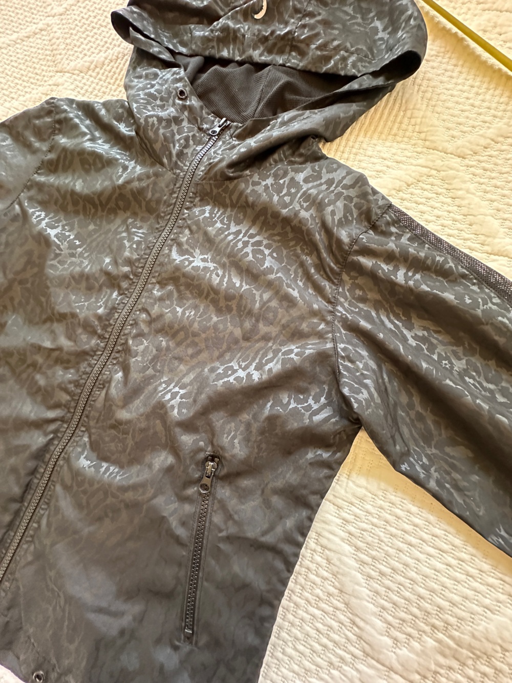 Women’s Hooded Utility Jacket in Charcoal Animal Print